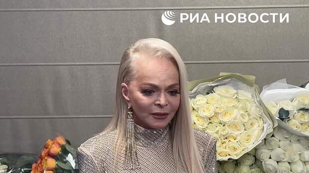 Долина вынуждена снимать квартиру, потому что не хватает денег на покупку жилья. https://t.me/webmoney_dn/312759Video: Видео от Донецкая группа новост...