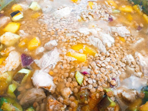 Рагу из свинины с овощами и чечевицей