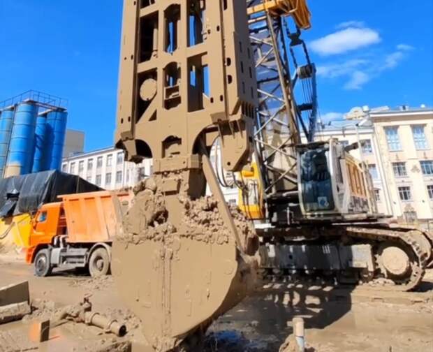 Нижегородцам показали, как строятся демонтажные камеры на площади Свободы