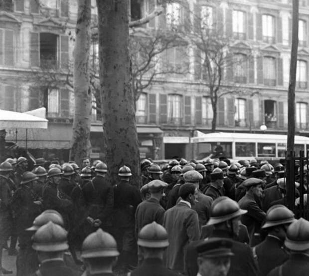 Французская демонстрация рабочих в мае 1930-го | Фото: GETTY