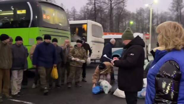 Новосибирец вернулся домой из украинского плена