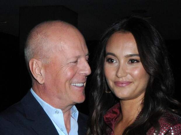 Эмма Хеминг трогательно поздравила угасающего Брюса Уиллиса с годовщиной свадьбы