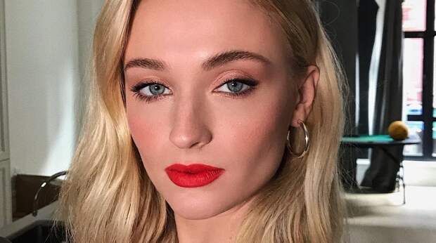 30 фото Софи Тернер к юбилею актрисы: справится ли она с ролью Лары Крофт