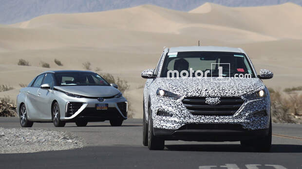 Hyundai привез на тесты новой водородной модели седан Toyota Mirai
