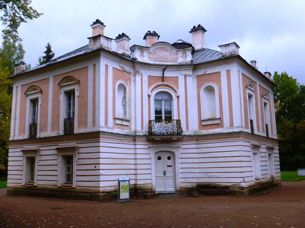 Картинки по запросу Дворец Петра III
