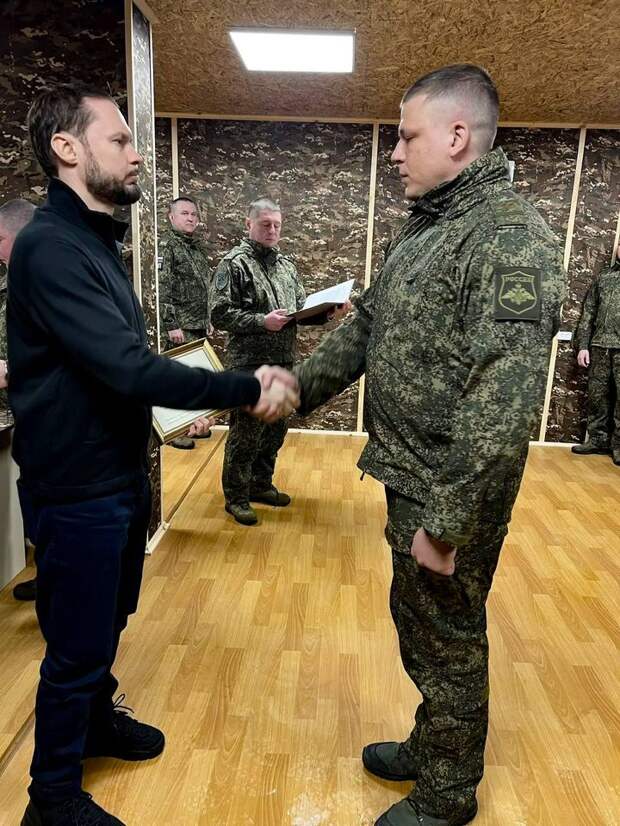 Врио губернатора Тверской области Королёв посетил артиллеристов в зоне СВО