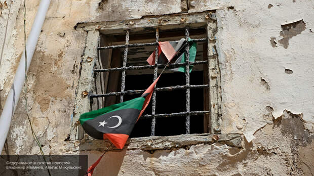 ООН нужно прекращать признавать террористов ПНС законной властью в Ливии, считает эксперт