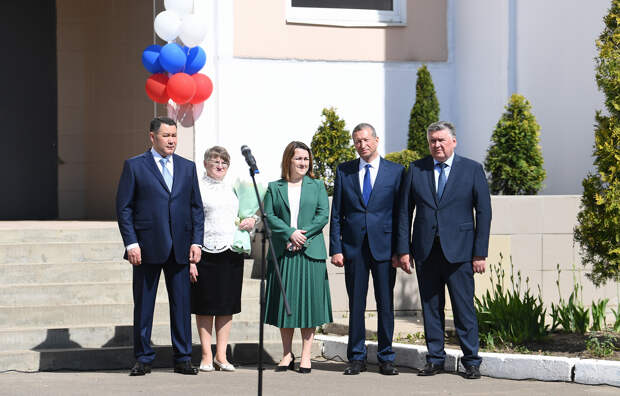 В школах Тверской области проходят последние звонки