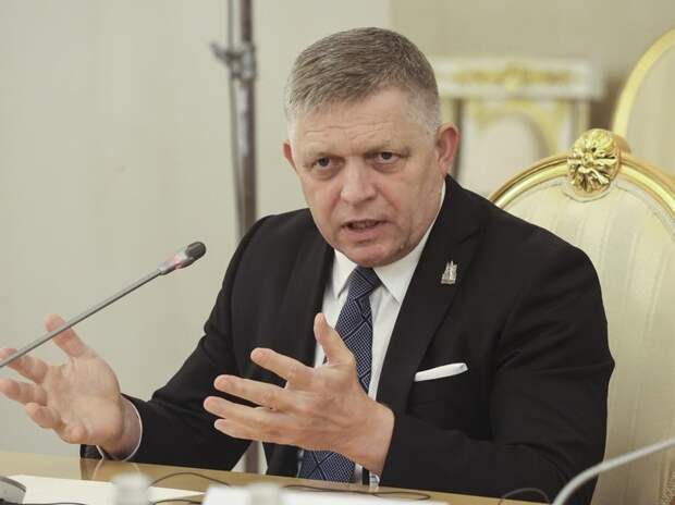 Фицо: возобновление прокачки по «Дружбе» важнее для Словакии, чем кредит Киеву