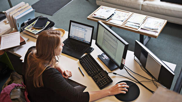 Психолог Абравитова разъяснила, чем чревата долгая работа в удалённом режиме