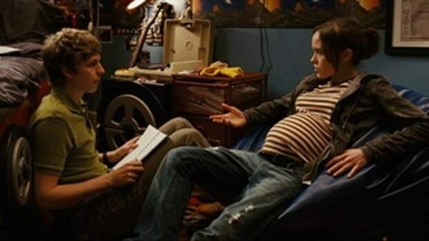 Беременная студентка и ее парень / Фото: кадр из фильма 