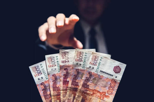 Пока страна в огне, экс-депутат греет пузо в Мексике: украл миллиарды на оборону – получил срок