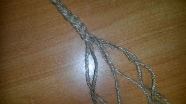 11. Из того же кендыря плету косичку, что бы котейке было с чем играть. 11. Из того же кендыря плету косичку, что бы котейке было с чем играть. животные, коты, своими руками, сделай сам