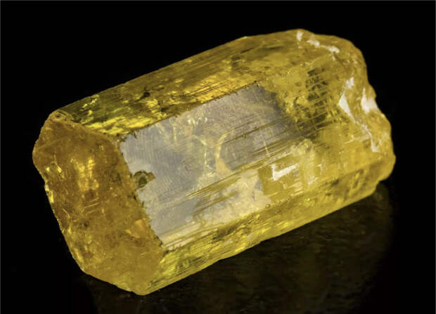 Кристалл гелиодора