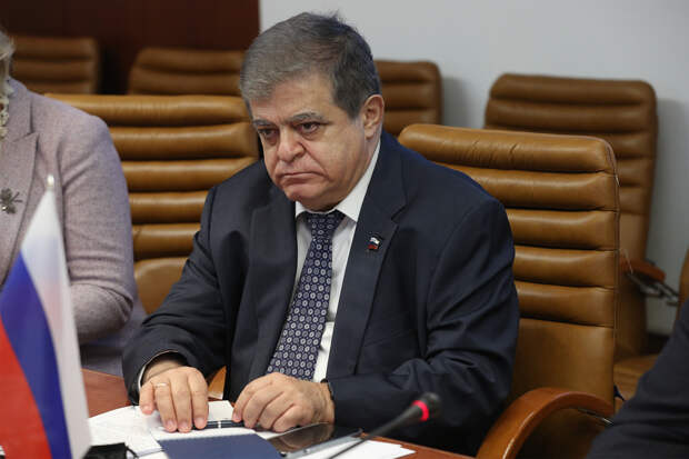 В России рассказали об ожиданиях от трехсторонней встречи с США и Украиной