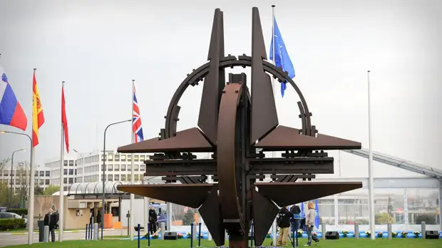 Польский генерал заявил, что Россия разрушит НАТО "руками Варшавы"