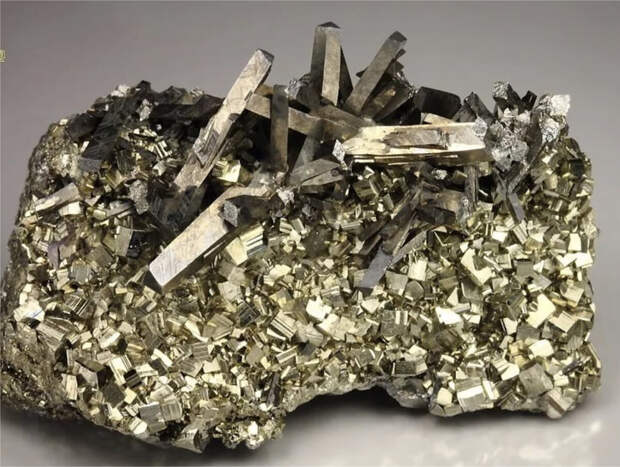 Здесь галерея - листайте. Арсенопирит, он же называется "золото дураков"