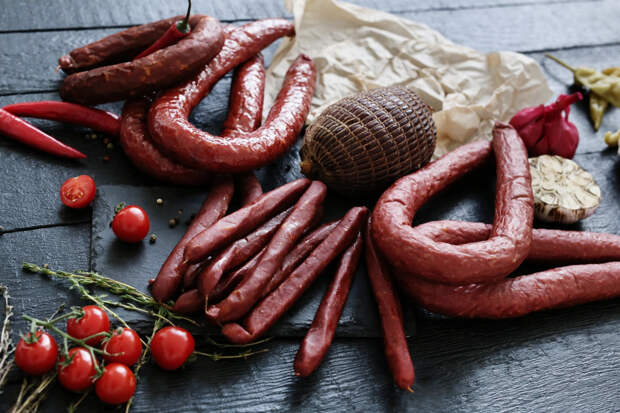 Колбаса с дихлофосом - лишь один пример: Чем ещё мы травимся и почему?