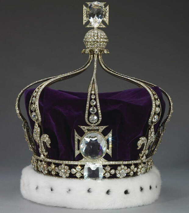Драгоценные короны Великобритании: малоизвестные факты и неожиданные истории