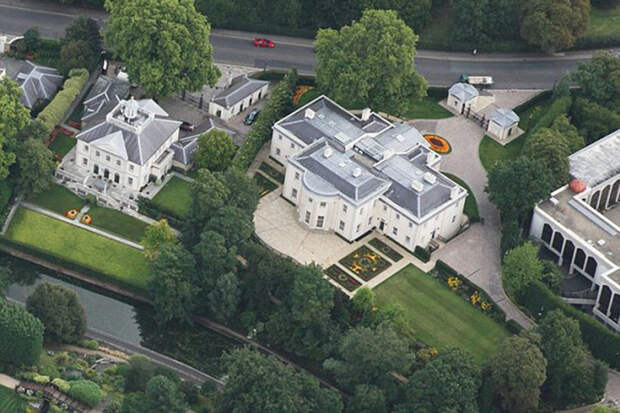 «Российские олигархи щедро спонсируют экономику Британии – их дети учатся с королевской семьей» – британский политик