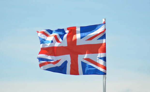 BBC: Британская полиция проводит обыски в резиденции принца Эндрю