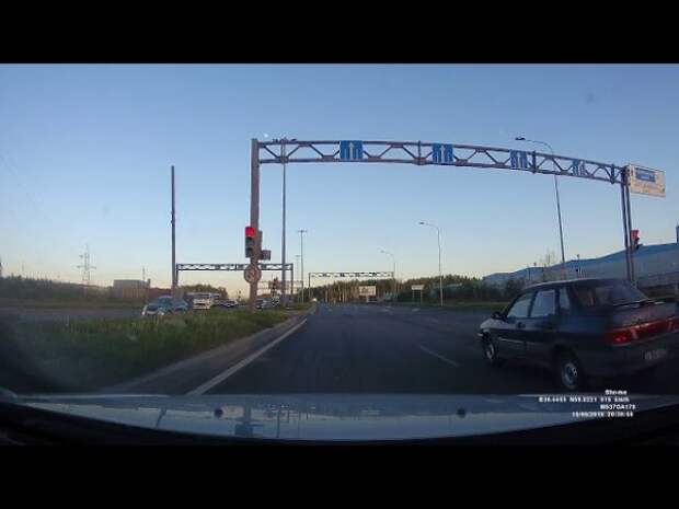 ДТП с фурой на Софийской в Санкт-Петербурге