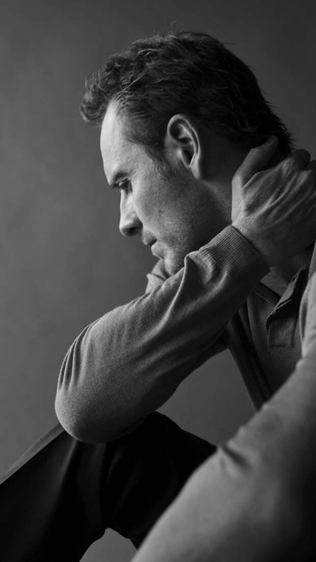 Почему одним достаётся всё, а другие должны это заслуживать? Почему одним достаётся всё, а другие должны это заслуживать?