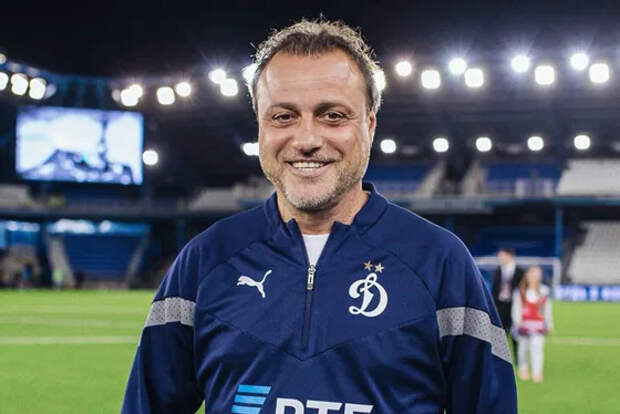 Гусева зазывали в «Спартак», но он блефовал и ушел к Гинеру в ЦСКА. Романцев прокатил с ЧМ-2002 – якобы из-за стиля