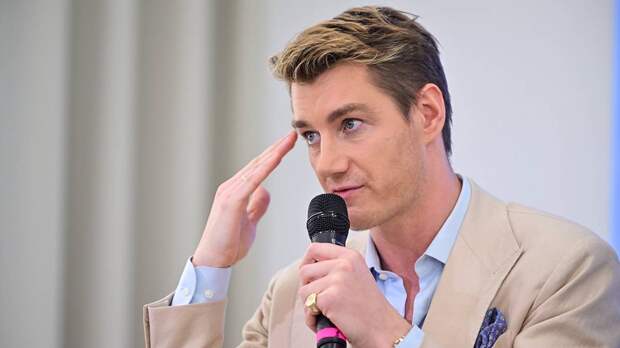 «Мой сын не от него»: экс-возлюбленная Воробьева гневно обратилась к певцу