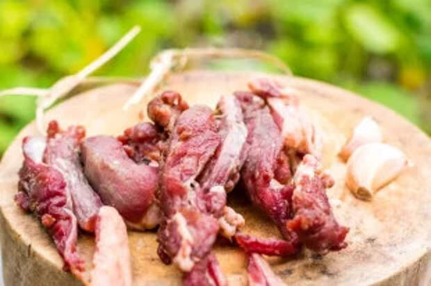 С душком. Повар с Чукотки расхвалил блюда, о которых даже думать жутко