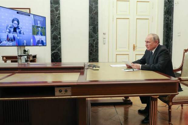 Владимир Путин поручил снизить ставку по льготной ипотеке с 12 до 9 процентов
