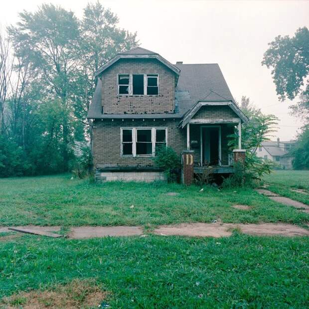 Фотограф из Детройта показал заброшенные дома этого города америка, детройт, заброшенные дома, кевин бауман, фотография