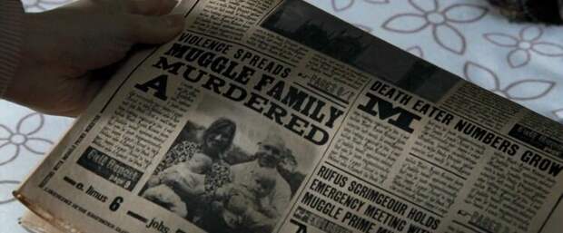 Источник: https://www.reddit.com/r/MovieDetails/comments/mj90ts/in_harry_potter_and_the_deathly_hallows_part_1/