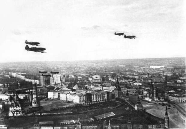 nikogda-ne-sdavatsya-moskovskaya-panika-1516-oktyabrya-1941-goda-01