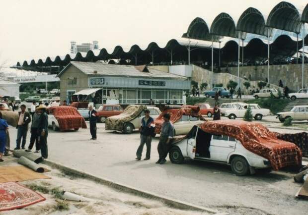 Торговля коврами на рынке Чорсу, 1994 год, Ташкент история, люди, мир, фото