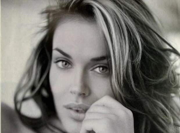 Певица Татьяна Терешина опубликовала откровенные фото со съемки для Playboy