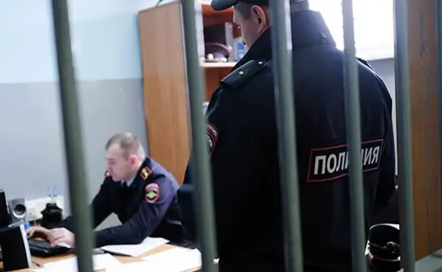 Экс-полицейский устроил смертельную поножовщину после ДТП