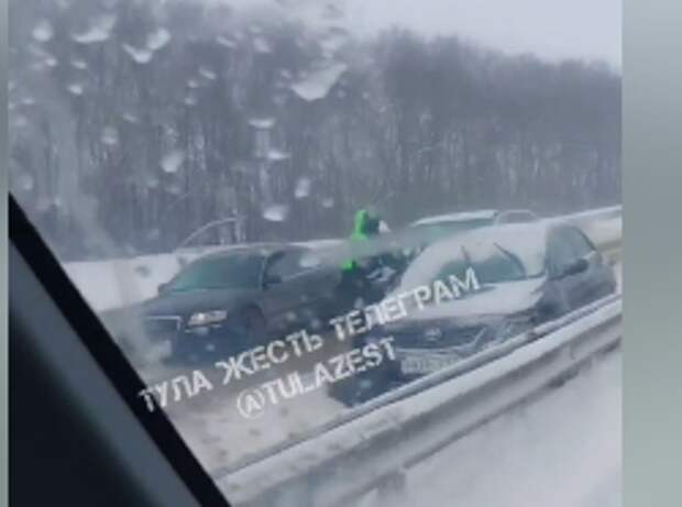 В Щекинском районе Тульской области произошла массовая автомобильная авария