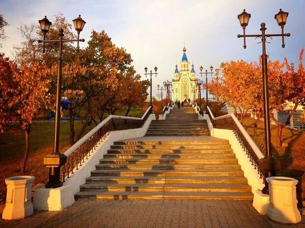 11 лучших мест в России для осенних путешествий
