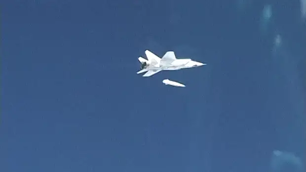 Опубликовано видео пуска ракеты «Кинжал» на учениях в Чёрном море