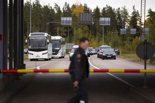 Канцлер юстиции Финляндии считает закон о беженцах на границе с РФ проблемным