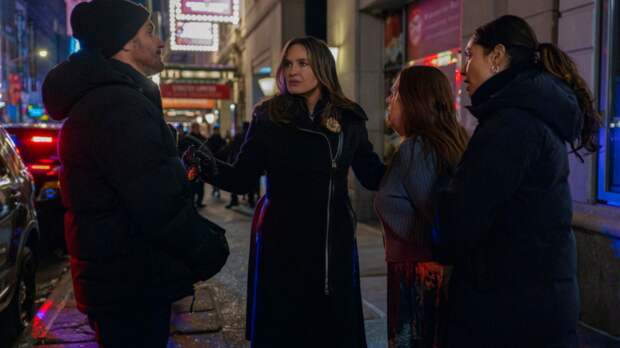 Benson separating Bruno and a woman on Law & Order: SVU Season 26 Episode 14