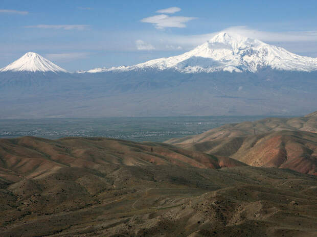 Захарова обвинила ЕС в попытке повлиять на парламентские выборы в Армении