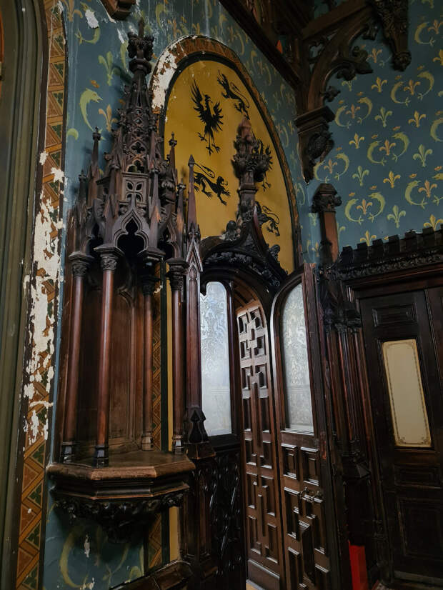 Фото: Парадная гостья. Готическая столовая