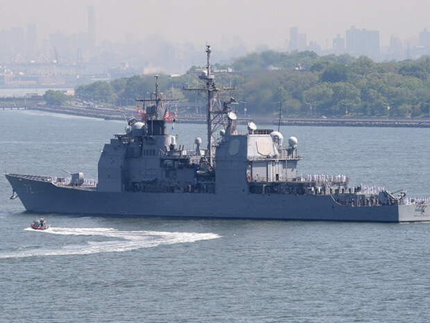 Крейсер США, направленный в Средиземное море для “устрашения” ВМФ РФ, опозорился и прервал миссию