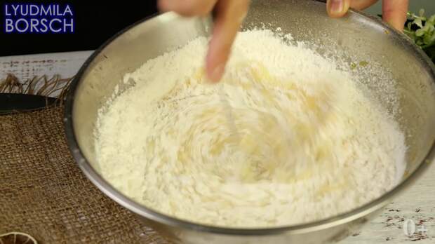 Неужели он постный? Да, это так. Самый вкусный, быстрый постный пирог, буквально, из ничего.