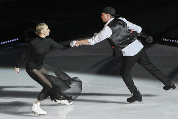 Костомаров вернулся на лед, Ягудин снова победил: состоялось шоу «Русский вызов»