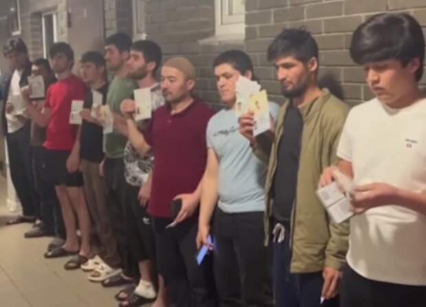 «Оказывается, надо было учиться»: таджики обескуражены зарплатами, которые предлагают иностранцам в России