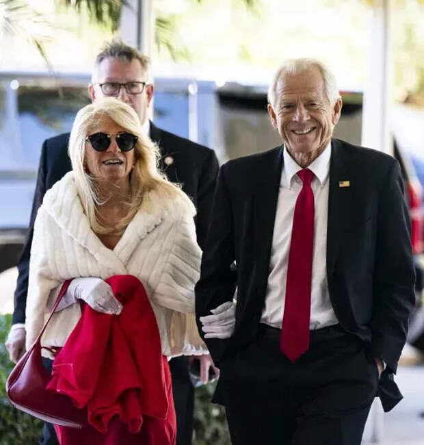 Советник президента США Питер Наварро с женой Лесли Лебон