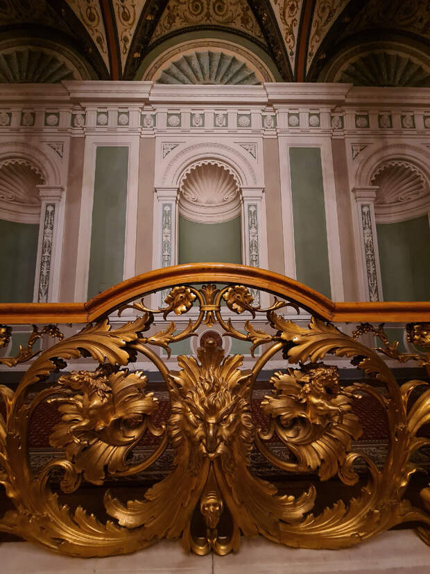 Фото: Парадная гостья